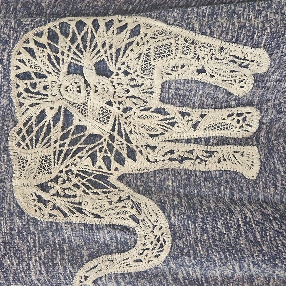 Aeropostale Heathered Blue Knit Top With Cream Embroidered Elephant Plus Sz XXL - Picture 2 of 8